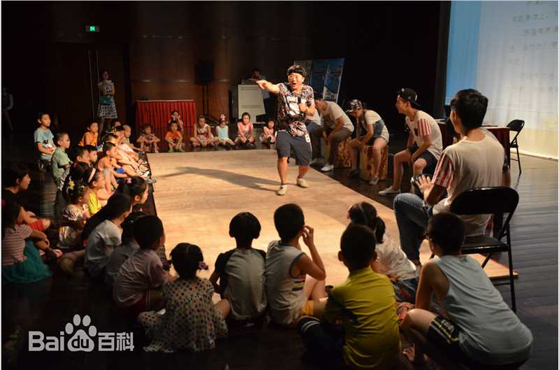 陈童(Charlie)重庆大剧院箱鼓和踢踏舞讲堂前后照片