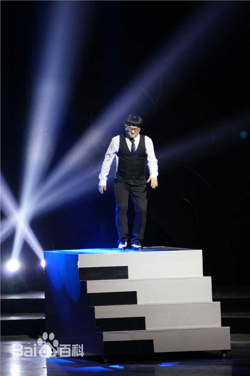 陈童(Charlie)重庆卫视春晚壁纸壁纸