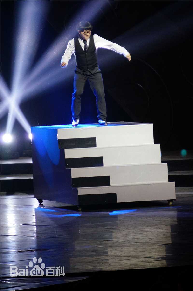 陈童(Charlie)重庆卫视春晚壁纸壁纸