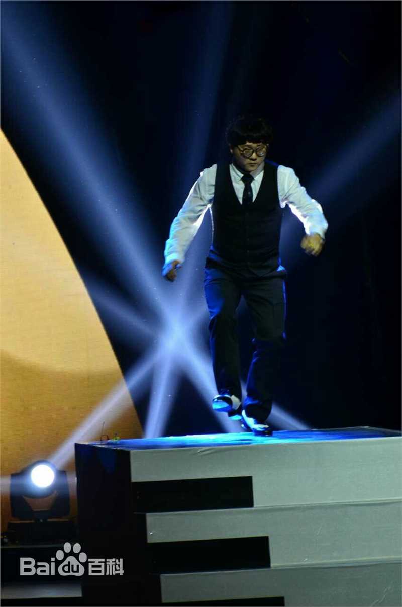 陈童(Charlie)重庆卫视春晚壁纸壁纸