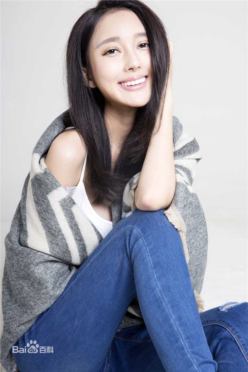 最新曲昱曈性感图片