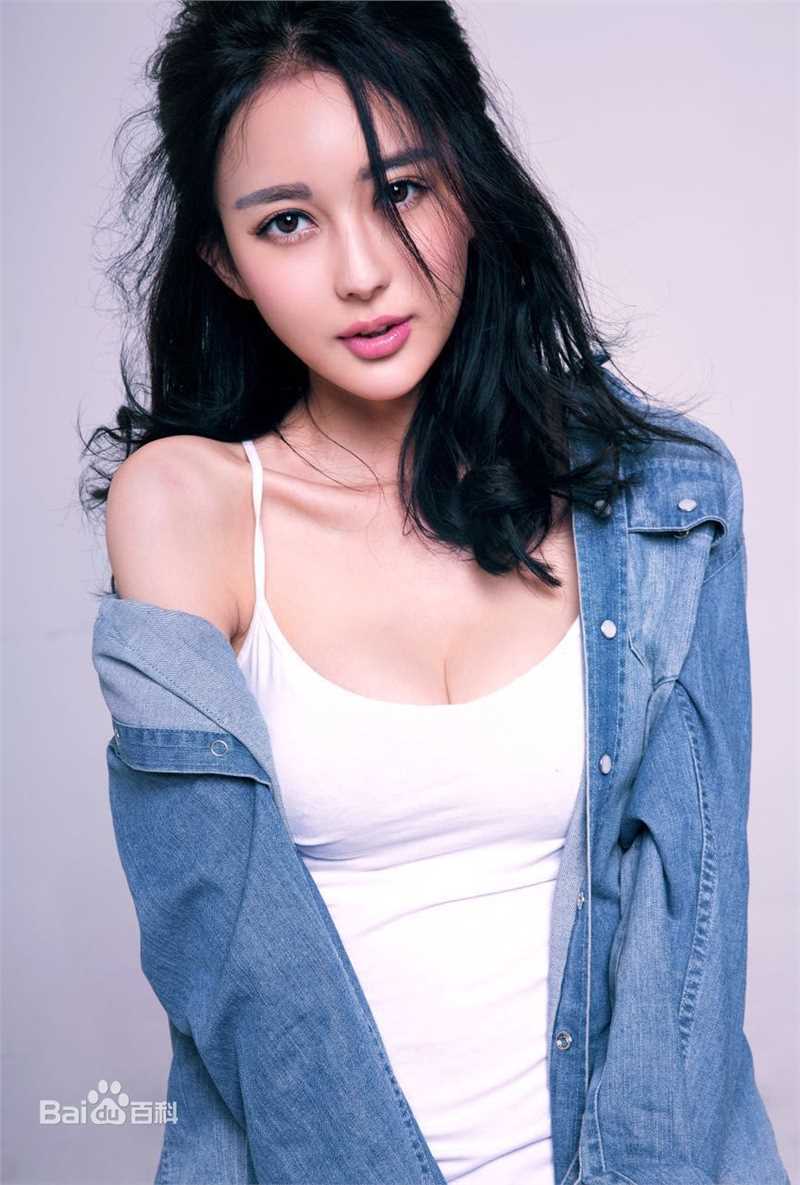 最新曲昱曈性感图片