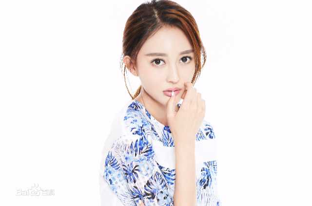 最新曲昱曈性感图片