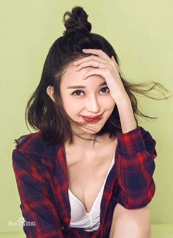 最新曲昱曈性感图片