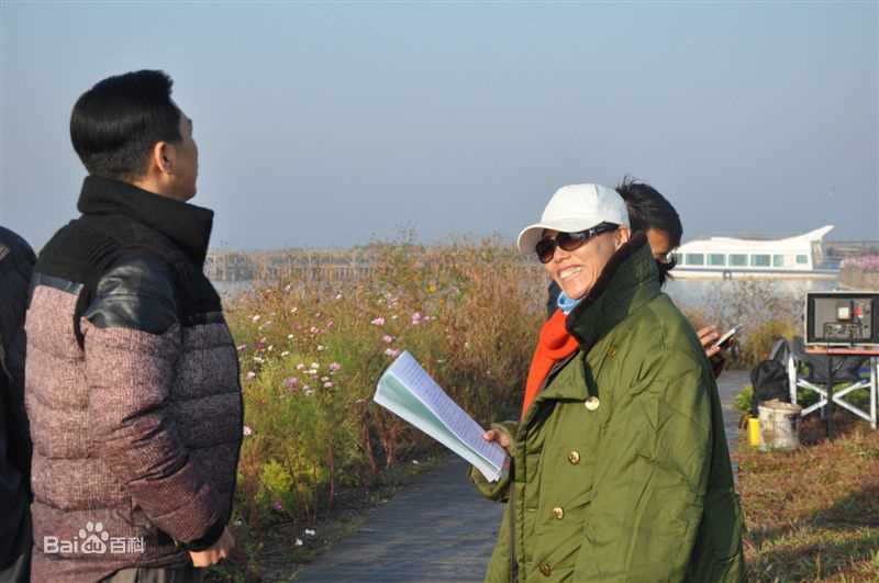 最新刘娟在《寻路》工作照中的图集