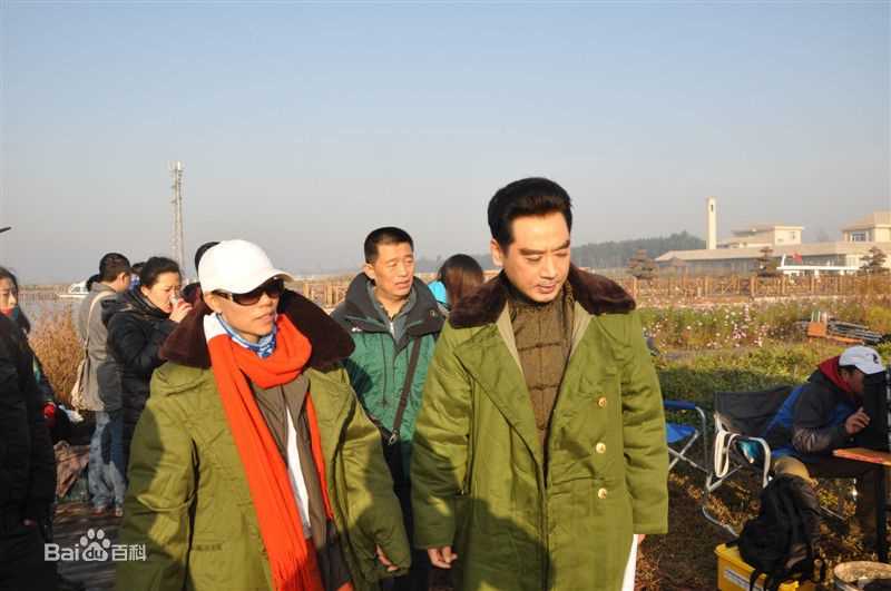 最新刘娟在《寻路》工作照中的图集