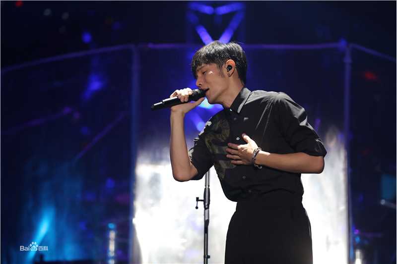 李荣浩(Youngho Lee / Ronghao Li)有理想演唱会性感图片图集