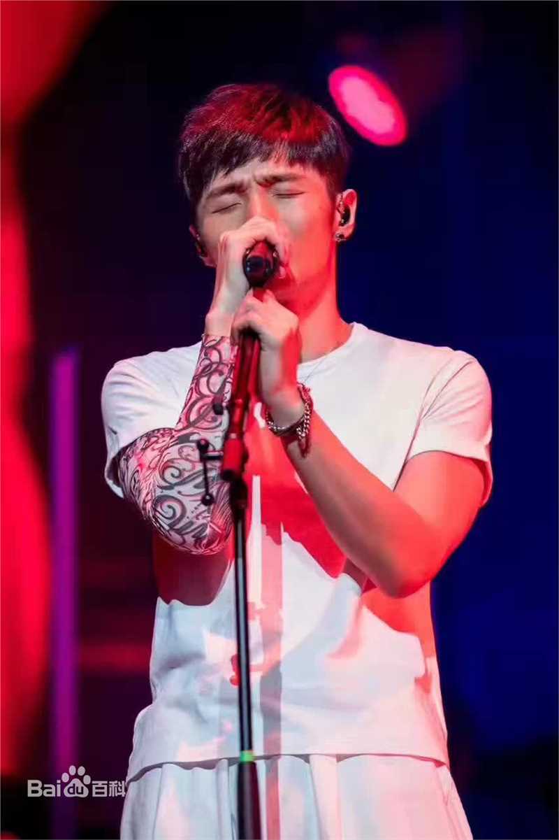 李荣浩(Youngho Lee / Ronghao Li)前后照片