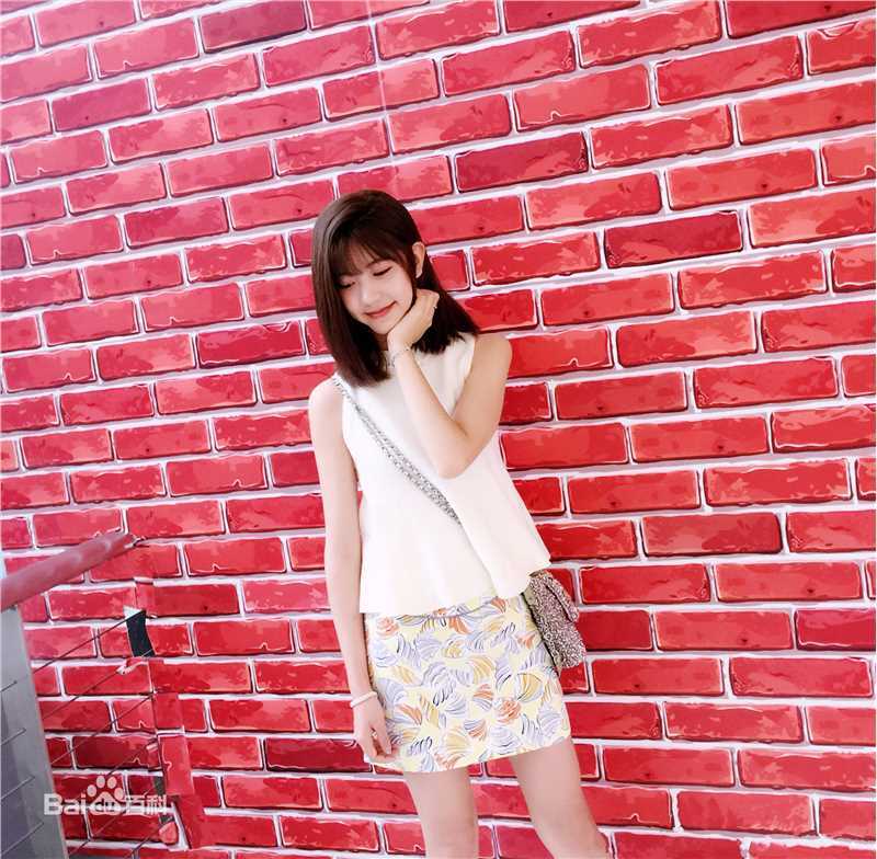 李梦颖(Aggiem)个人相册生活照