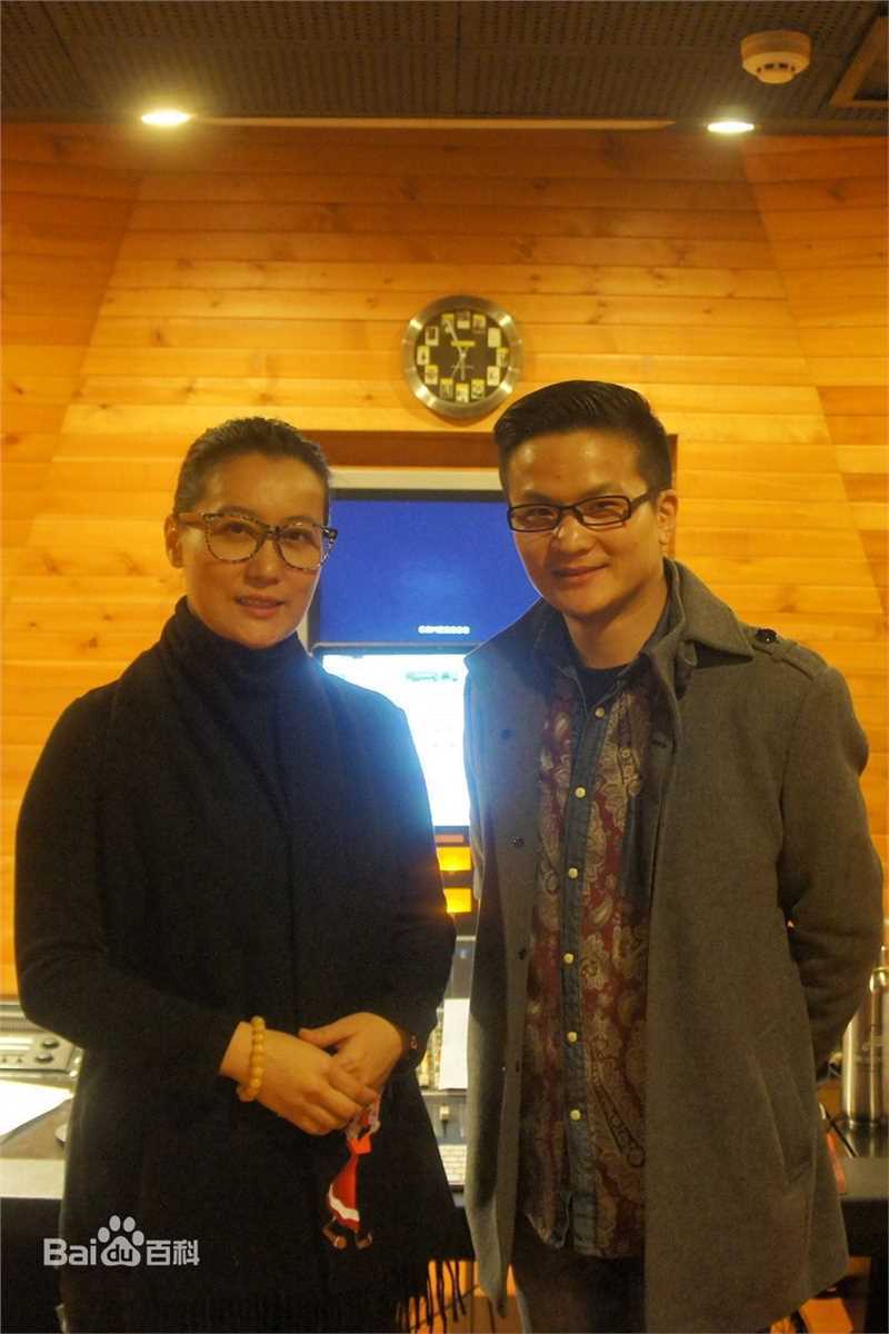 王岗岗与谭晶图片图册