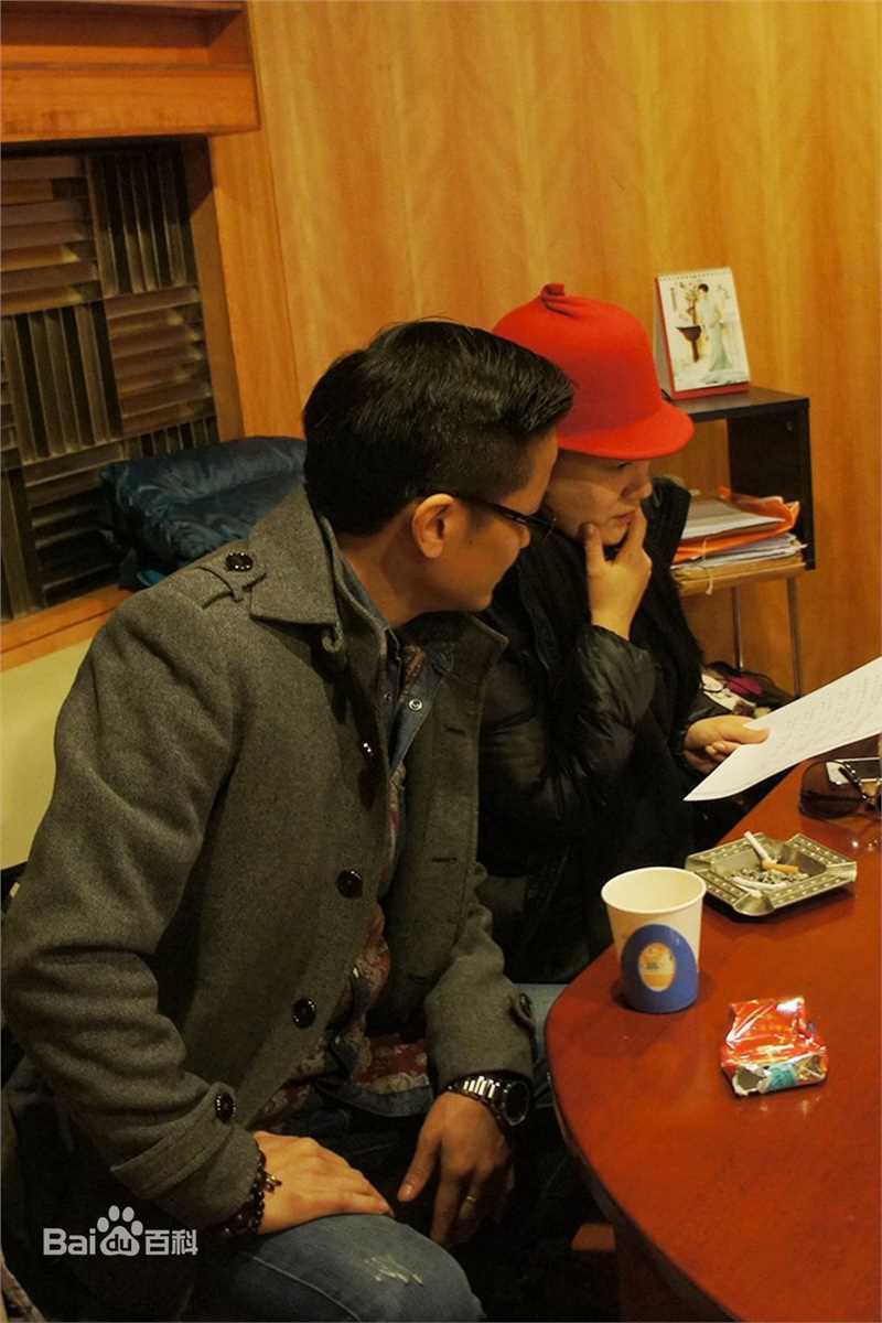 王岗岗与谭晶图片图册