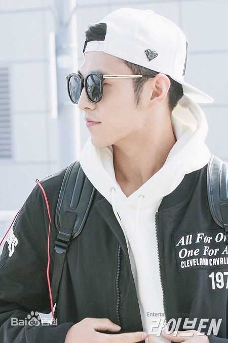 杨业明(Leo)机场照生活照相册