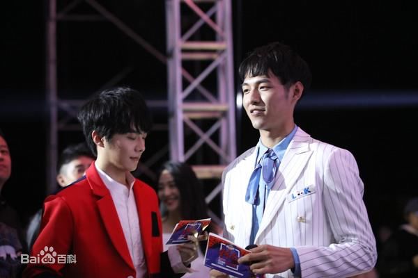 高清杨业明(Leo)在《2017快乐男声》发布会中的图集