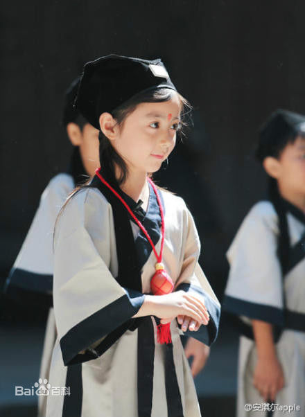 安淇尔(apple)荧屏形象前后照片