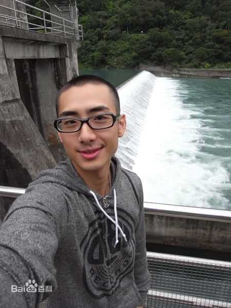 江韦良生活照壁纸壁纸