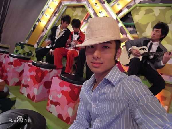 江韦良生活照壁纸壁纸