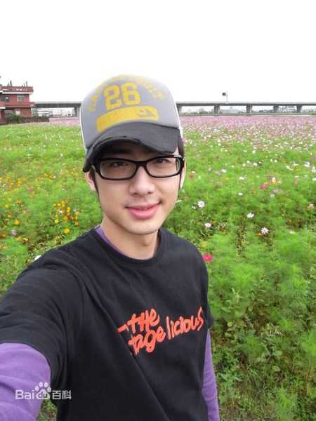 江韦良生活照壁纸壁纸