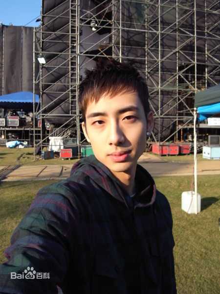 江韦良生活照壁纸壁纸