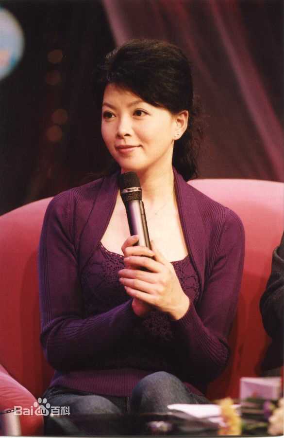 仇晓主持照生活照相册