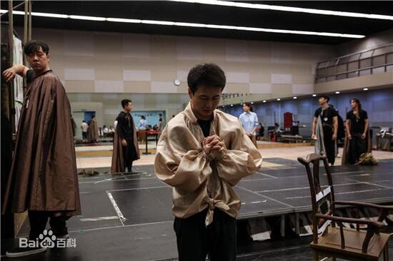 赵岭参演话剧高清剧照