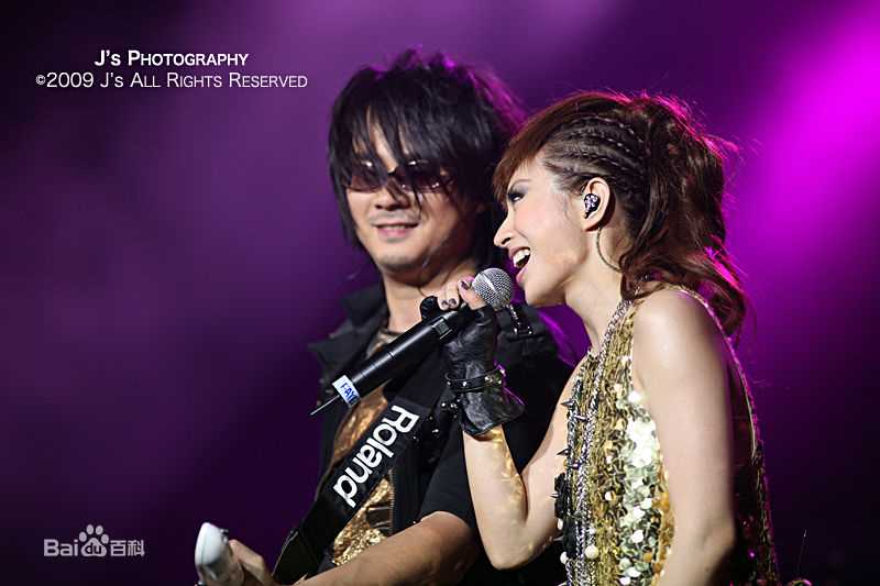 詹雯婷(Faye Chan)与Ian合作性感图片图集