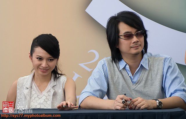 詹雯婷(Faye Chan)与Ian合作性感图片图集