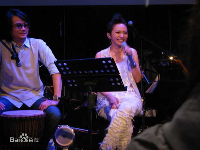 詹雯婷(Faye Chan)与Ian合作性感图片图集