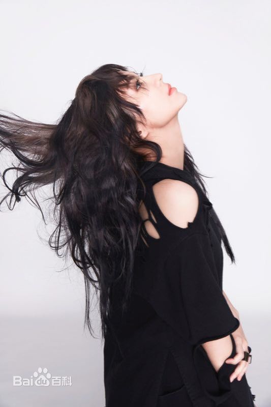 最优质詹雯婷(Faye Chan)在《小太空》专辑中的相册