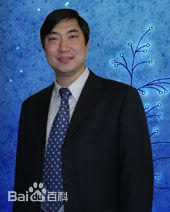 张鹰易观生活照