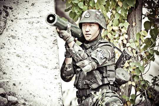 孟阿赛《雪域雄鹰》最优质剧照