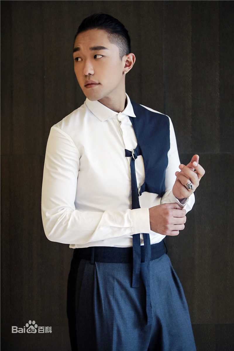 孟阿赛爱奇艺世界大会图册