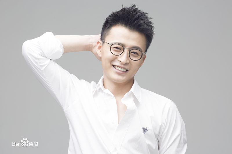 周壬行(Mi)演员周密形象照素颜照相册