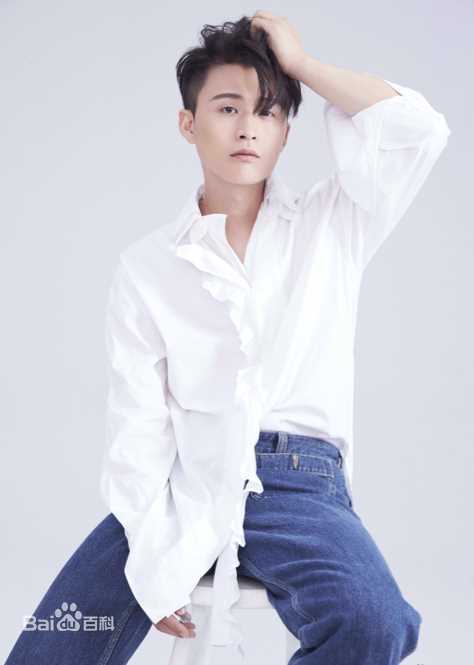 周壬行(Mi)演员周密形象照素颜照相册