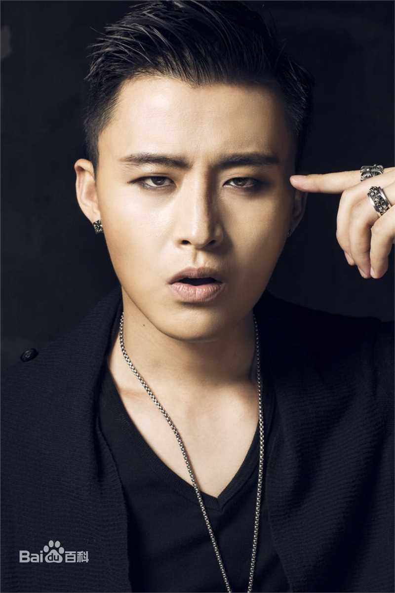 周壬行(Mi)演员周密形象照素颜照相册