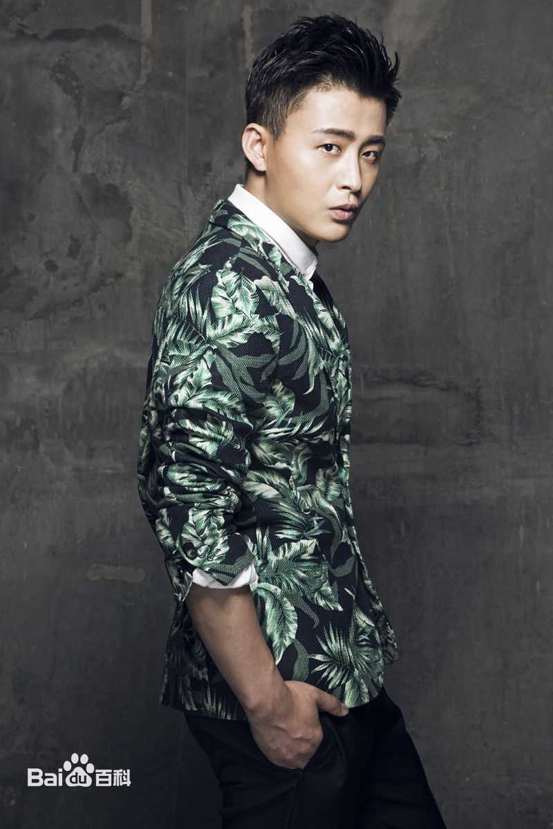 周壬行(Mi)演员周密形象照素颜照相册