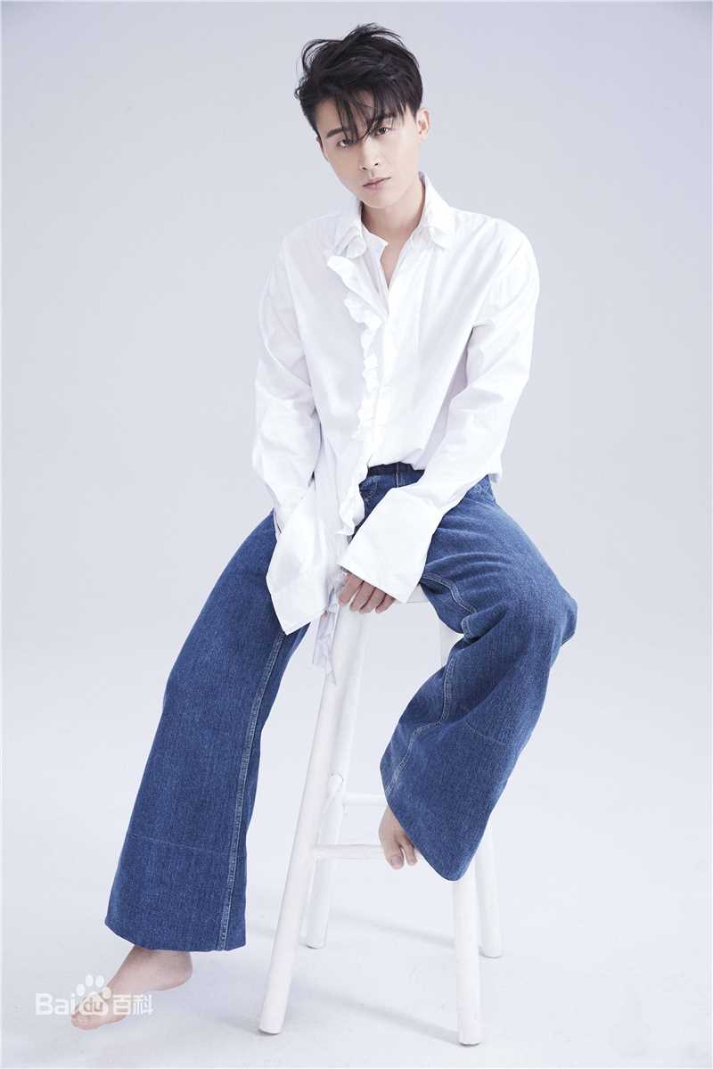 周壬行(Mi)演员周密形象照素颜照相册