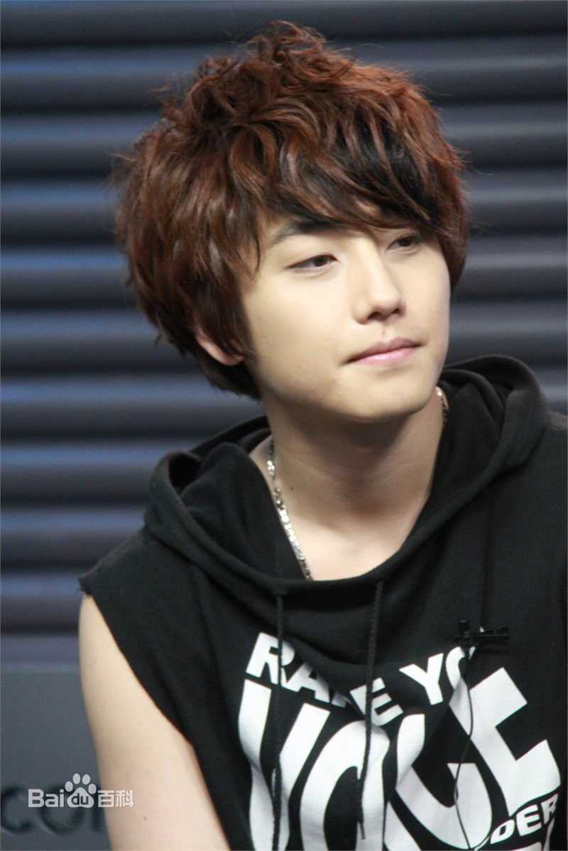 赵泳鑫(Steelo)舞台照前后照片