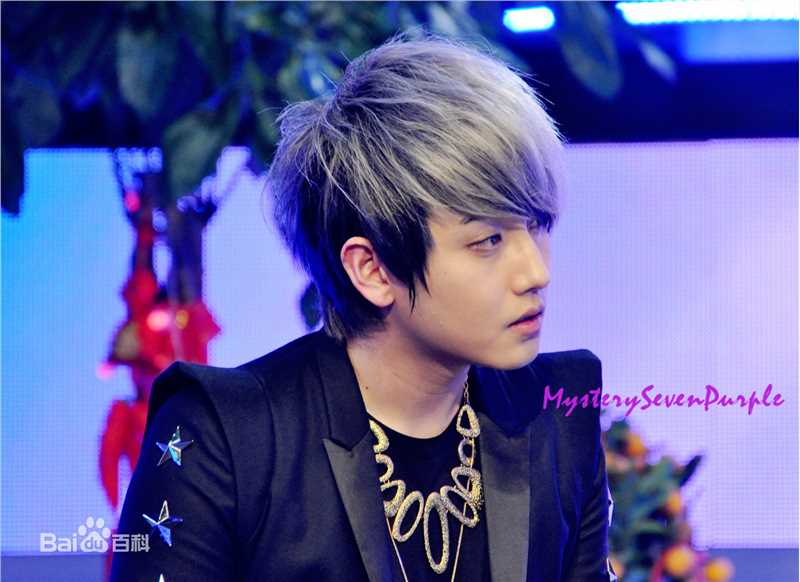 赵泳鑫(Steelo)舞台照前后照片