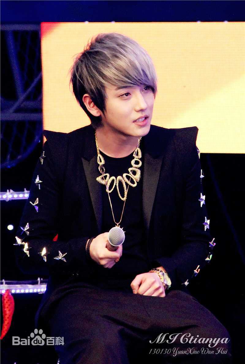 赵泳鑫(Steelo)舞台照前后照片