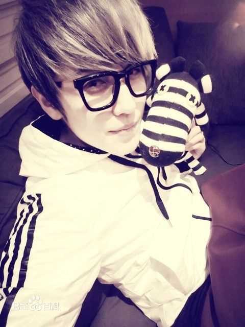 赵泳鑫(Steelo)生活照前后照片