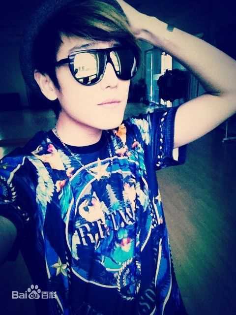 赵泳鑫(Steelo)生活照前后照片