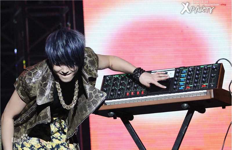 最新赵泳鑫(Steelo)在演唱会《X Party》中的图集