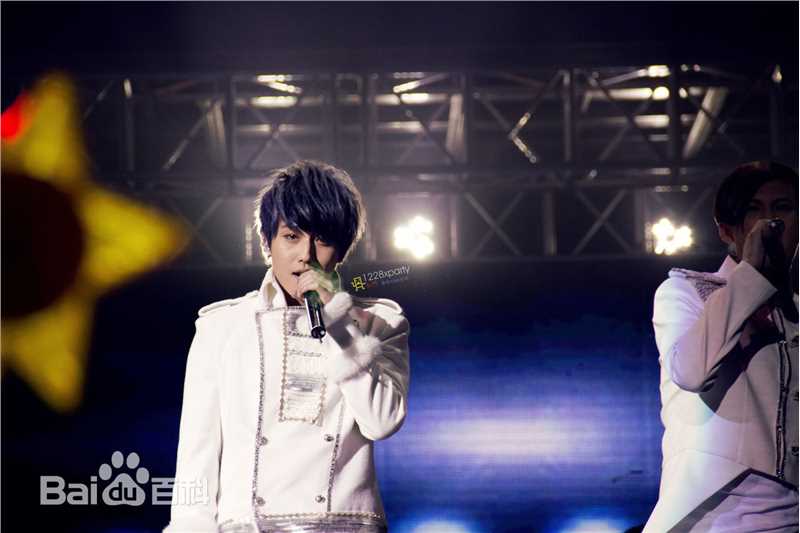 最新赵泳鑫(Steelo)在演唱会《X Party》中的图集