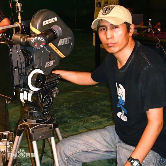 最新范英伟性感图片