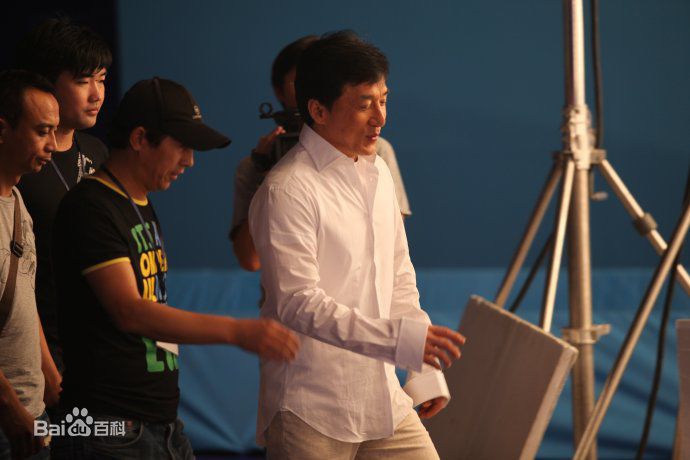 最新范英伟性感图片