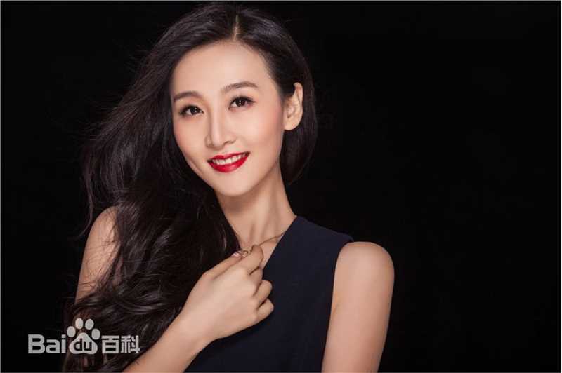 钱璇(Molly)美艳 妆容精致气场强大