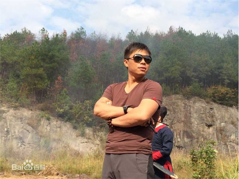 王红军人物图片前后照片