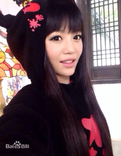 赵露生活照性感图片图集