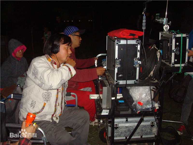 最新张沐在电影《大金始祖》工作照中的图集