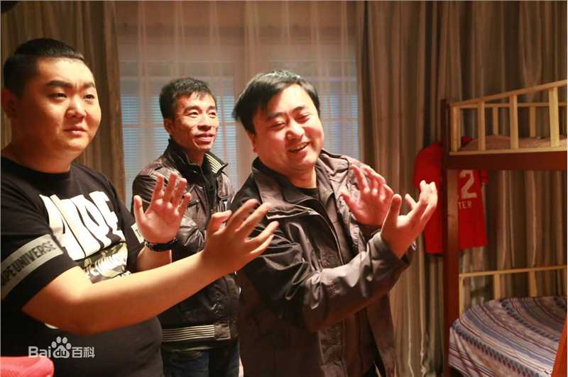 最新张沐在电影《一把钥匙，N把锁》工作照中的图集